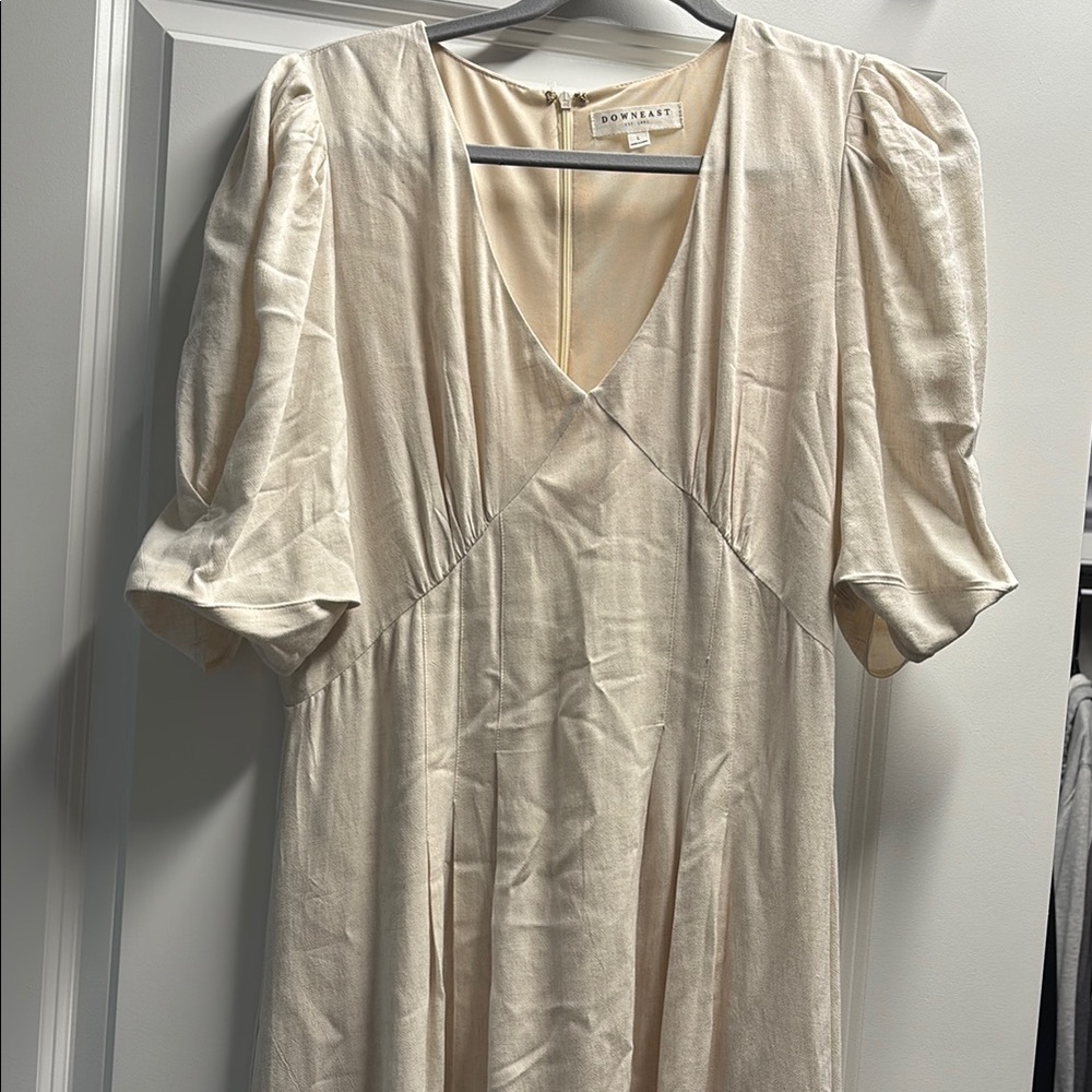Downeast Cream Pleated maxi dress with Puff Sleeves